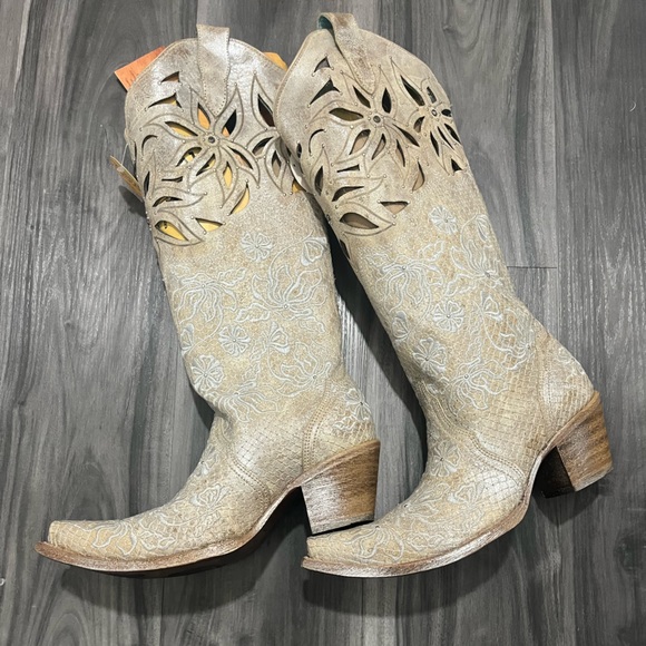 Corral Women's Floral Cutout Western Boots - Picture 2 of 7